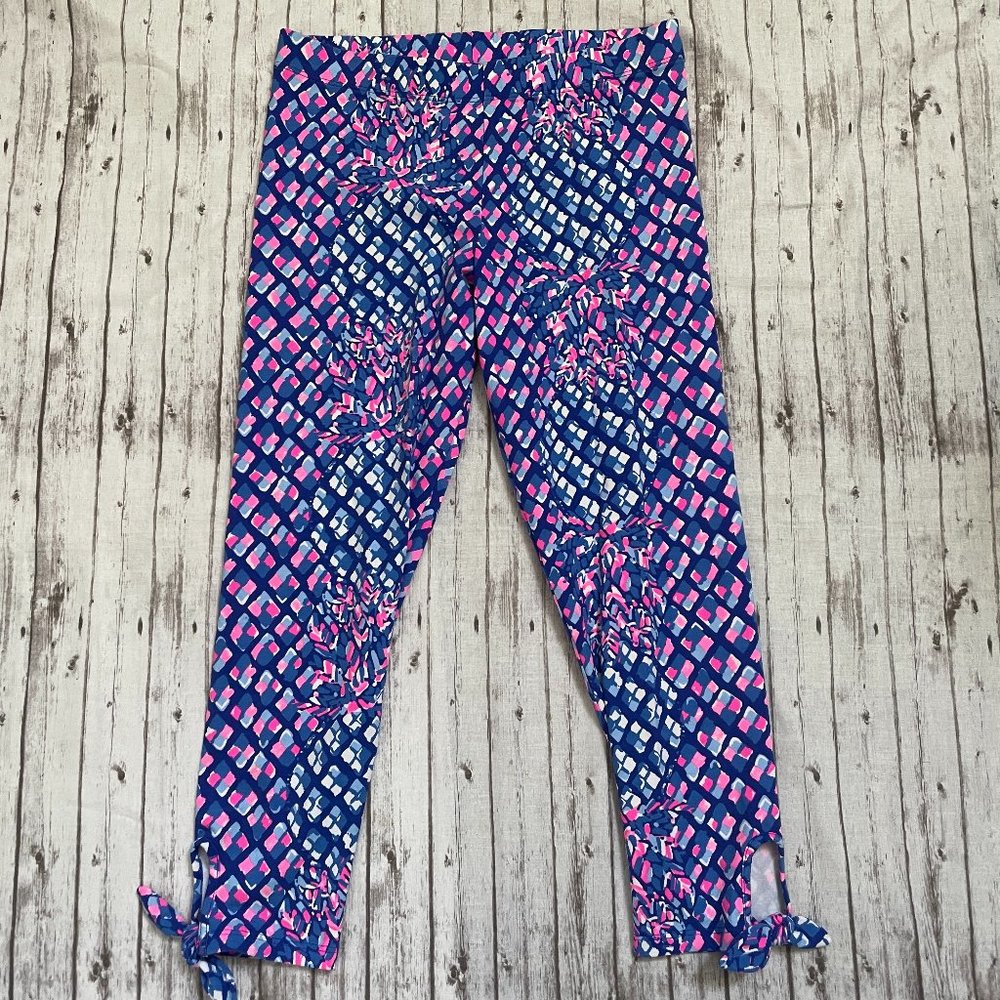 Lilly Pulitzer Girls Leggings size XL 12-14 Cropped Maia Blue Pink Diamond Tie